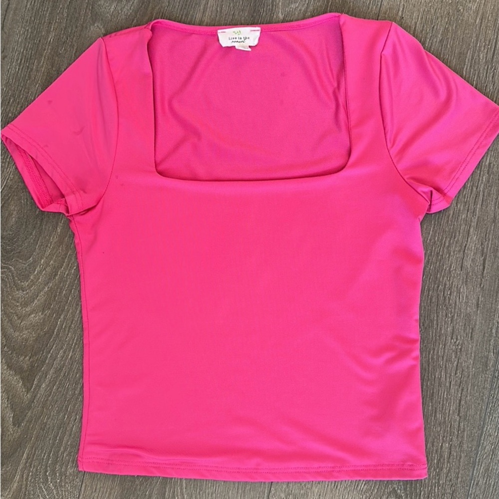 Live in the moment square neck short sleeve tshirt pink medium